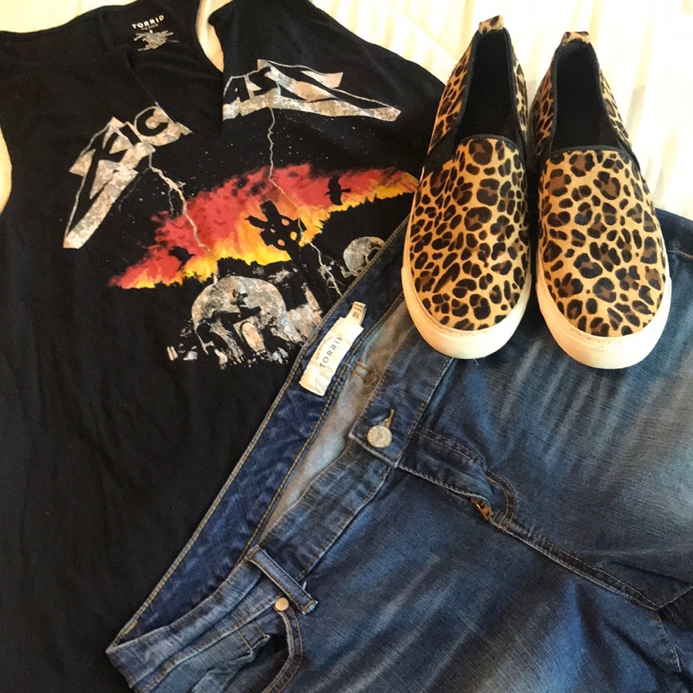 Torrid band tank top, soft and stretchy swing top